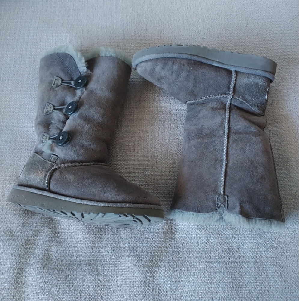 Ugg Kids Grey Button Boots Sz-1